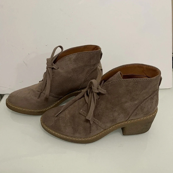 Universal Thread Tan Ankle Lace Up  Booties 6.5 - Picture 2 of 7